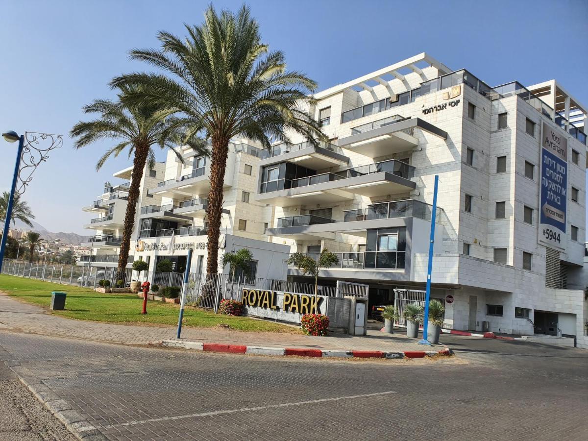 Barak Royal Suites 52 Garden - חמש דקות מהים ומהטיילת 엘라트 외부 사진